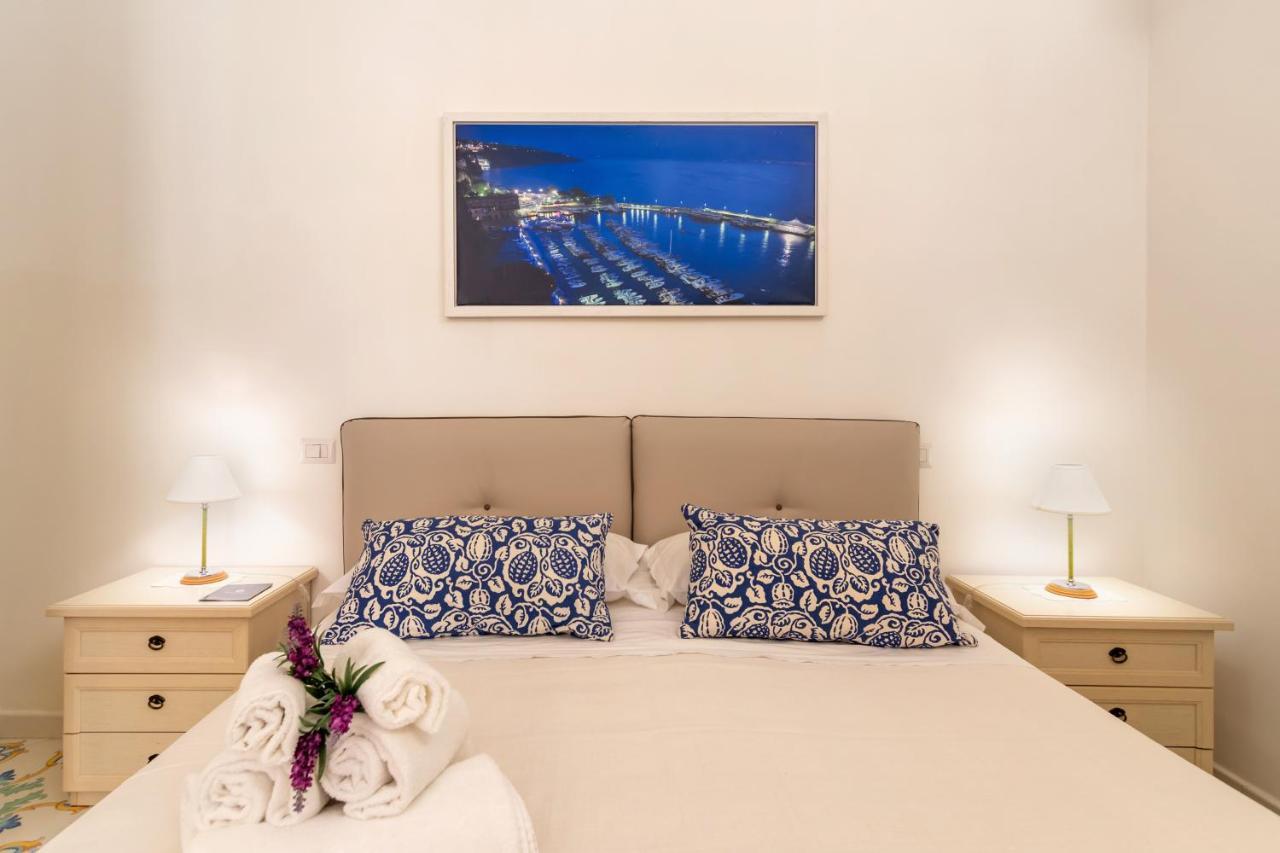 Comfy Apt 4 Sleeps Right In The Centre Sorrento Bagian luar foto